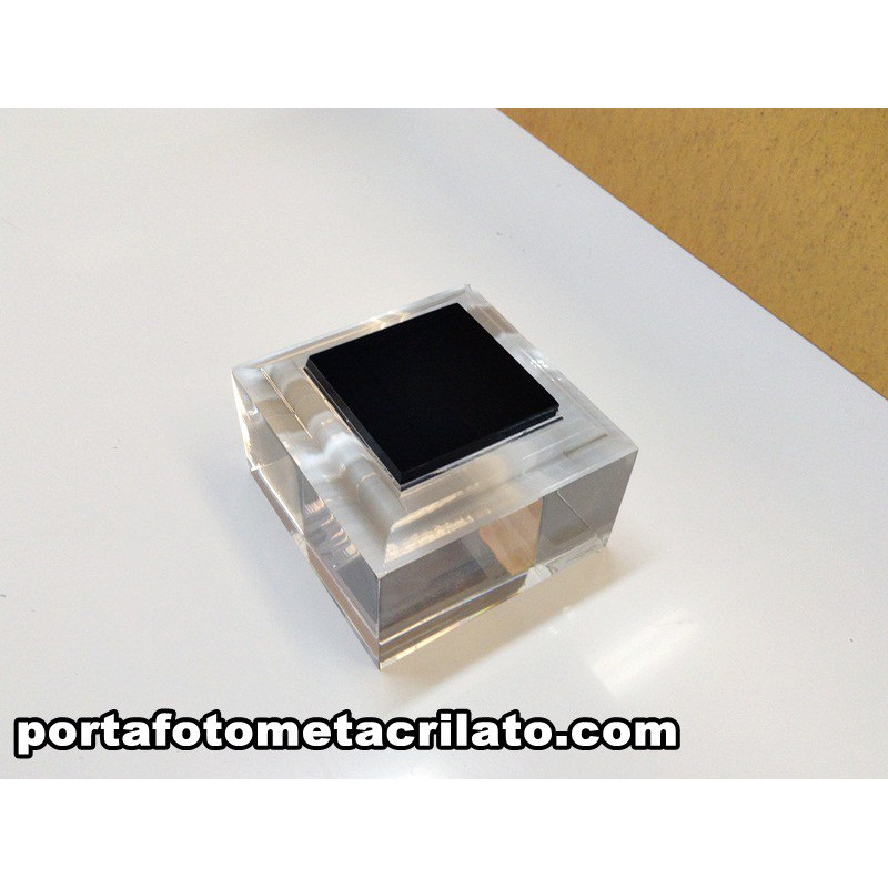 Peanas de metacrilato